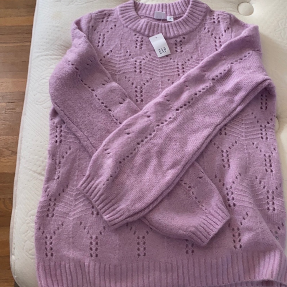 Gap sweater💜